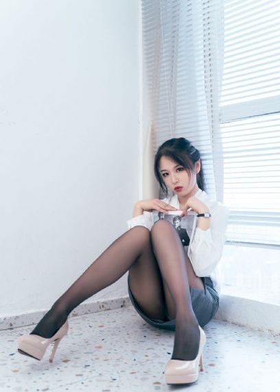 大屁股人妻女教师撅着_bt磁力天堂全集免费观看