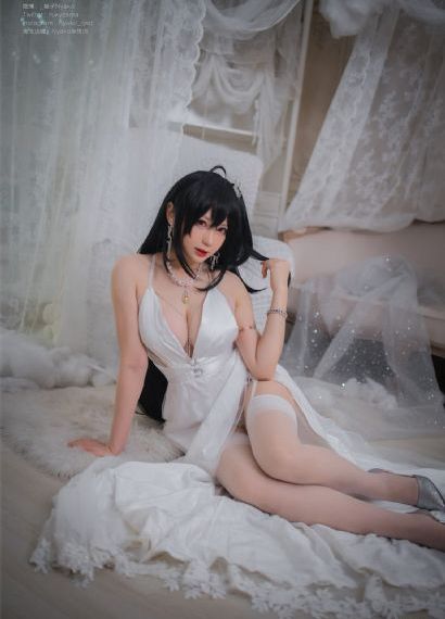 穿超短裙故意没有穿内裤小说_吉吉影音高清在线观看